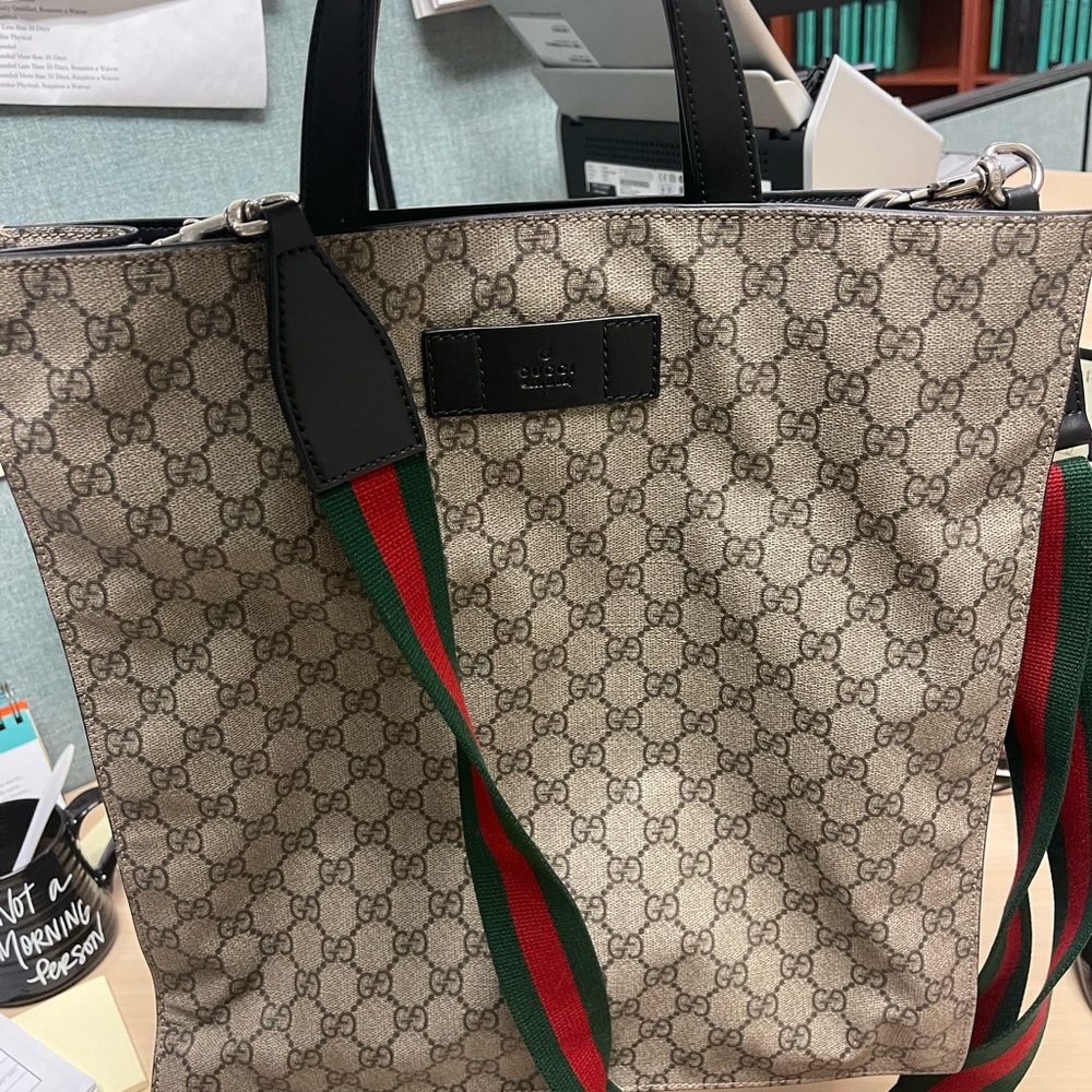 (((SOLD))) **AUTHENTIC**Gucci GG Canvas & Leather Tote